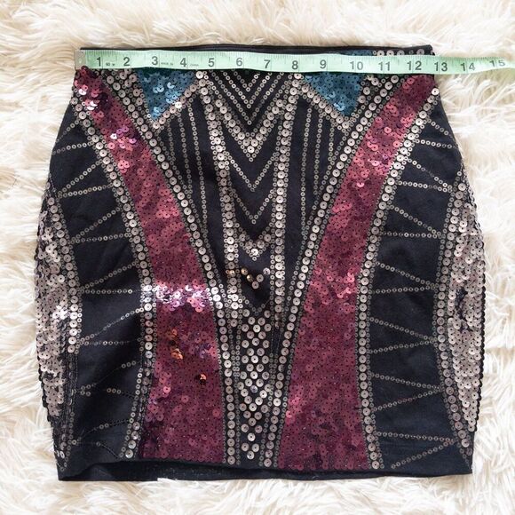 Express Black and multicolored pull on sequin mini skirt. Size XXS - Picture 4 of 5